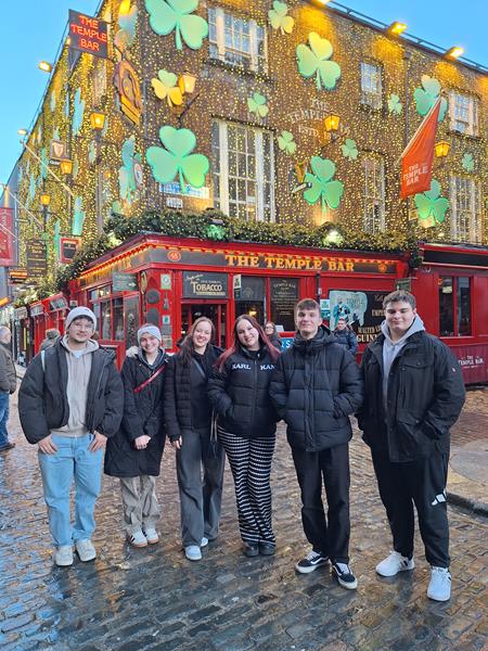 Gruppe vor Temple Bar